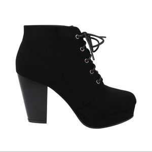 Forever Camille 86 Chunky Heel Lace-up Boots